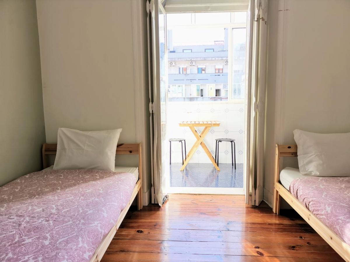 Tradicional Portuguese Apartment Lisbon Bagian luar foto
