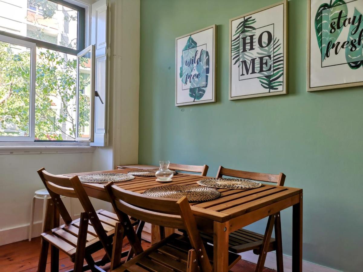 Tradicional Portuguese Apartment Lisbon Bagian luar foto